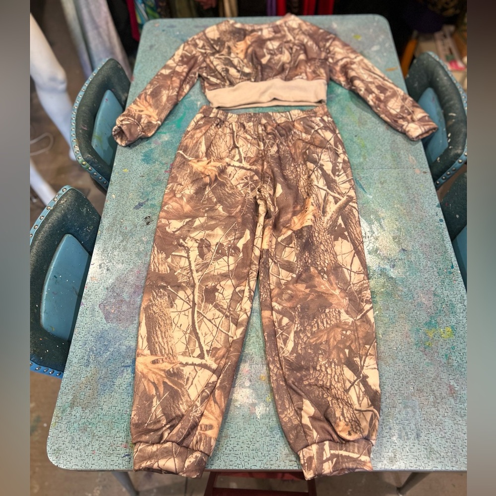 Cropped Camo Set - Picture 2 of 13